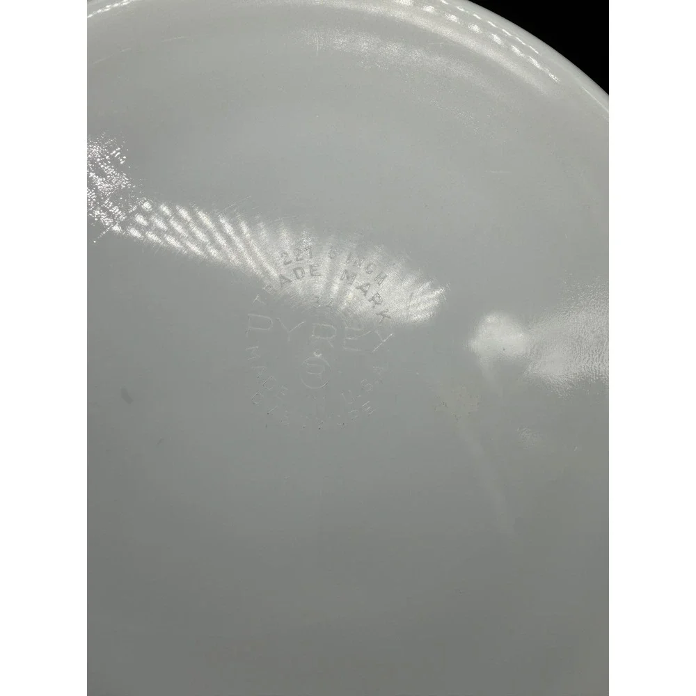 Pyrex‎ Round #221 Casserole Dish